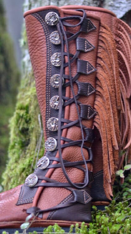 Leather fringe hot sale moccasin boots